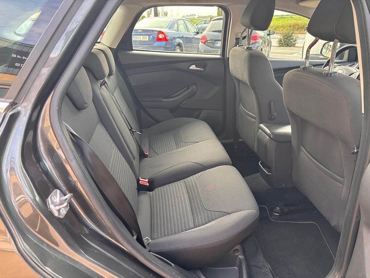 FORD FOCUS TITANIUM ESTATE 1.5 TDCI AUTO SPANISH LHD IN SPAIN 80000 MILES 2017